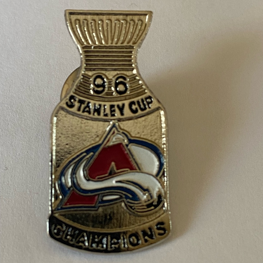 1996 Stanley Cup Champions Colorado Avalanche Officially Licensed Pin.